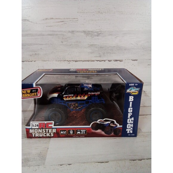 Bigfoot Radio Control 1:24th Scale 4x4x4 New In box - Picture 2 of 13